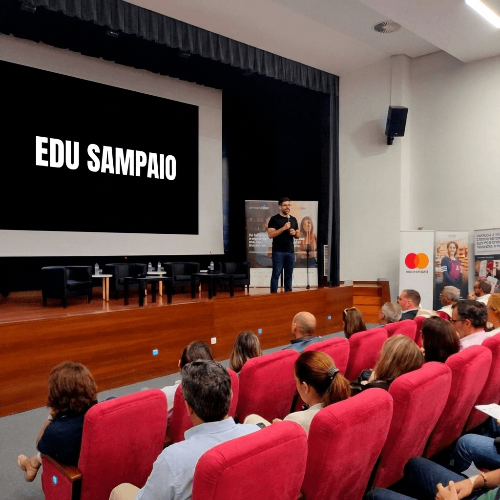 Edu Sampaio palestrando